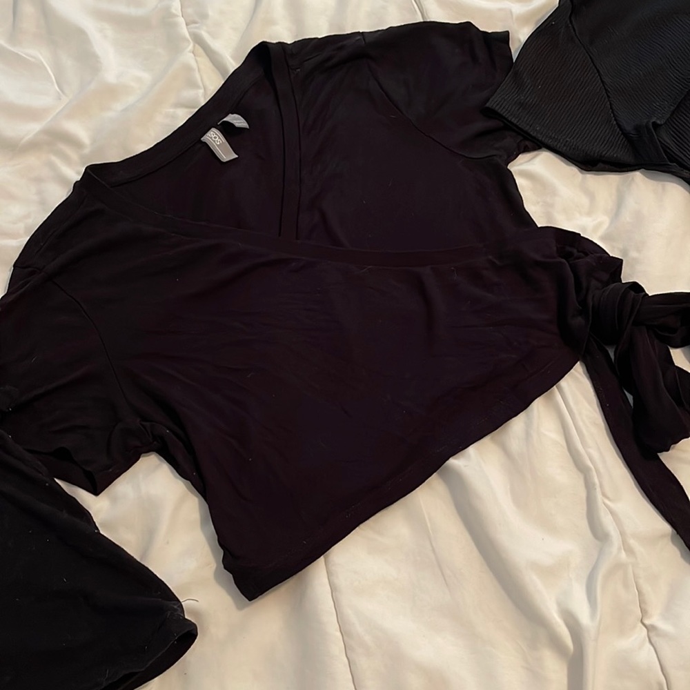 3 black crop tops